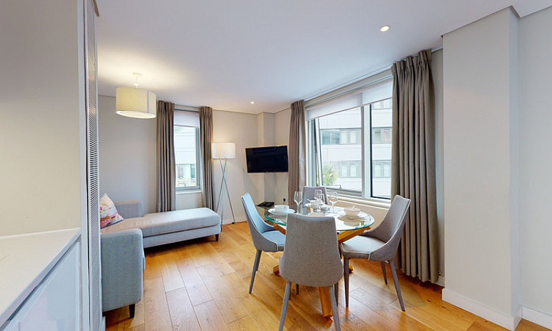 3 Bedroom Flat In Me...