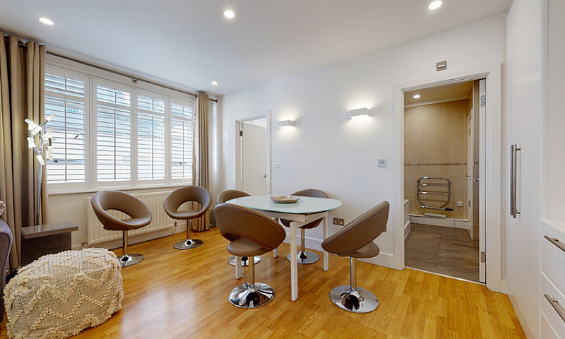 2 Bedroom Flat In Ne...