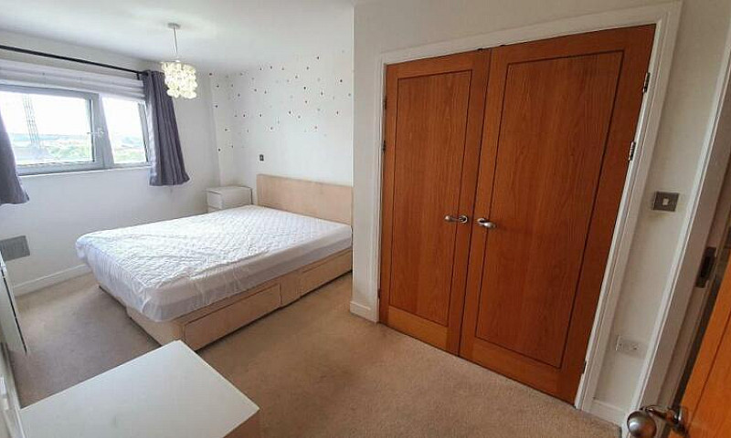 2 Bedroom Flat In Al...