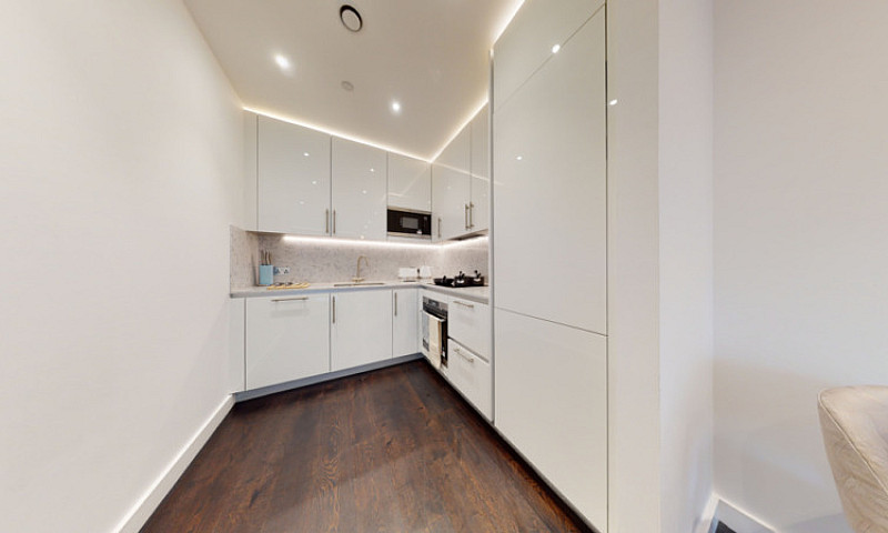 1 Bedroom Flat In Ch...