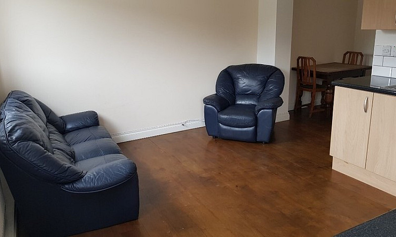 1 Bedroom Flat. Bill...