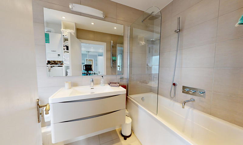 1 Bedroom Flat In Ga...