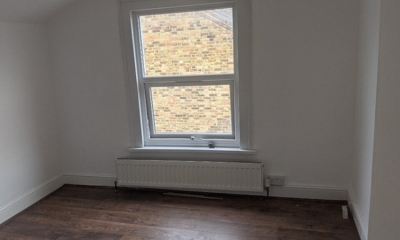 2 Bedroom Flat In Cl...