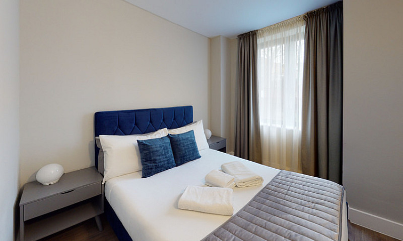 2 Bedroom Flat In Ri...