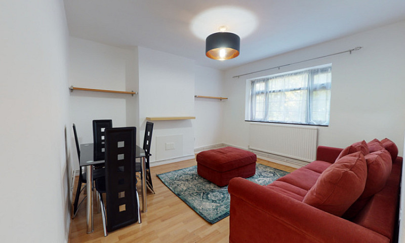 2 Bedroom Flat In Br...