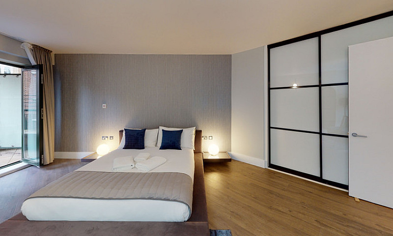 2 Bedroom Flat In Ri...