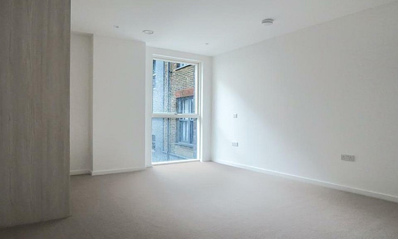 3 Bedroom Flat In Me...