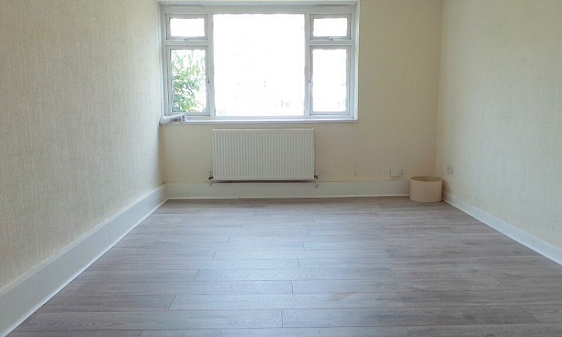 Lovely 1 Bedroom Fla...