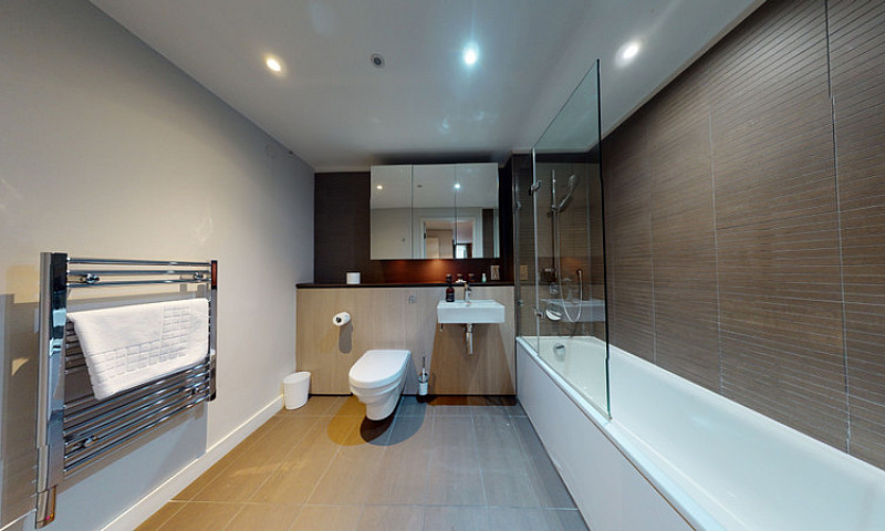 3 Bedroom Flat In Me...