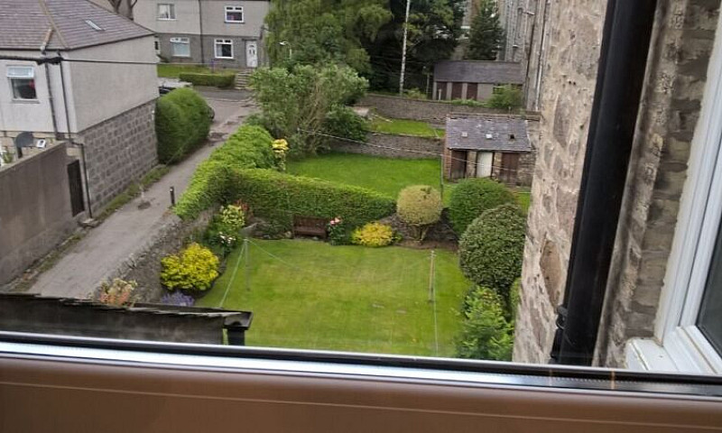1 Bedroom Flat Elmba...