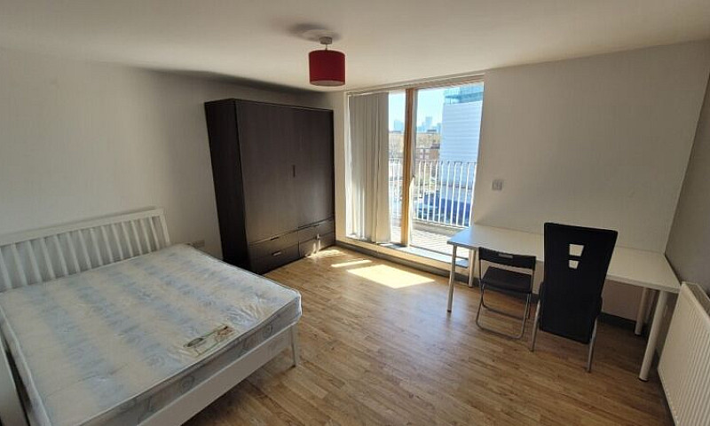 ***Flat-Share*** New...
