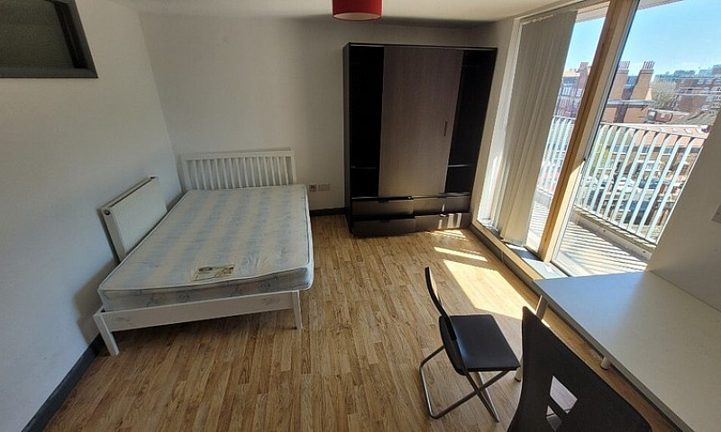 ***Flat-Share*** New...