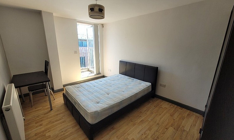 ***Flat-Share*** New...