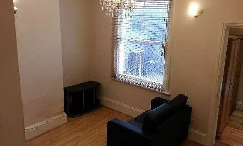 One Bedroom Flat To ...