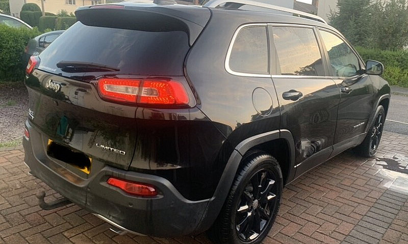 Black Jeep Cherokee ...