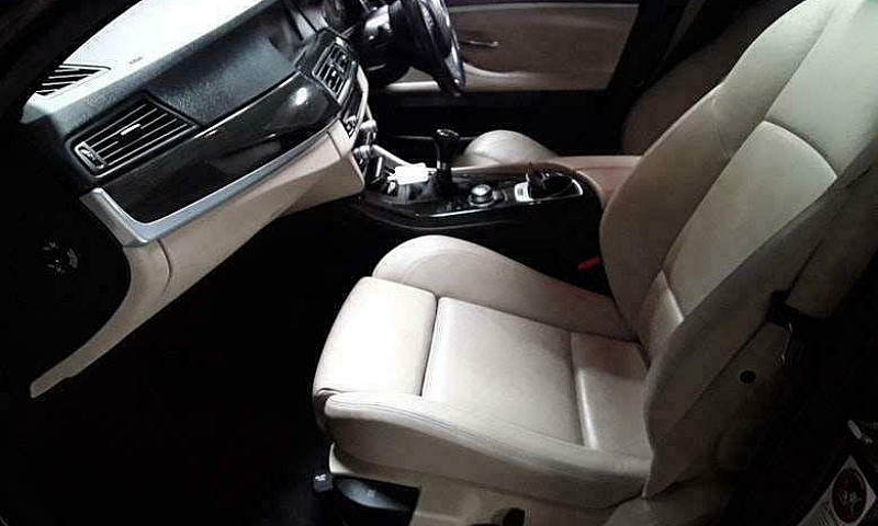 2011 Bmw 5 Series 2....