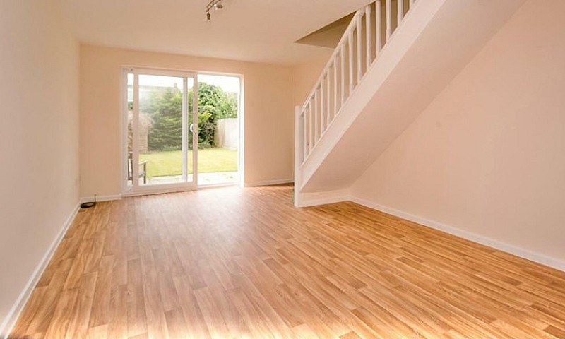 2 Bedroom House In P...