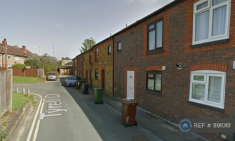 3 Bedroom House In T...