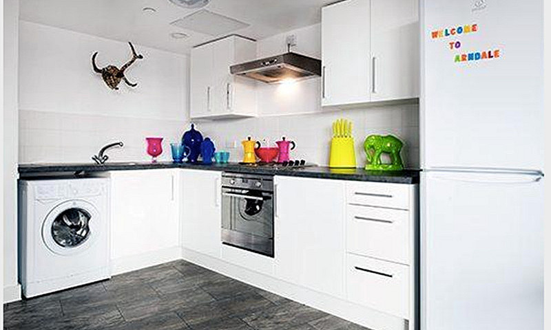 1 Bedroom Flat In Lo...