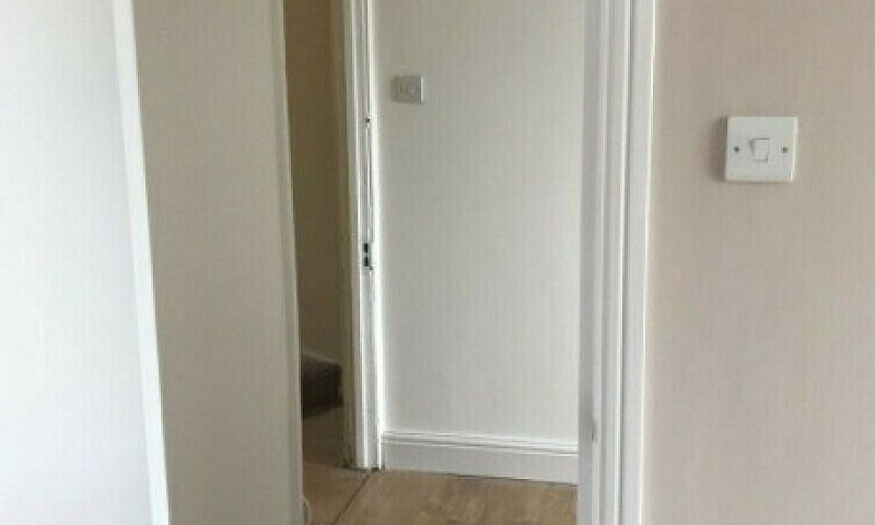 Double Room In A Hou...