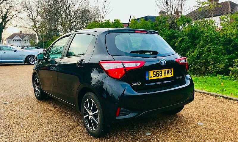 Toyota Yaris 1.5 Hyb...