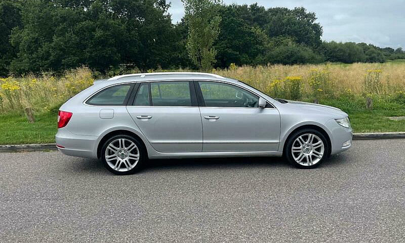 Skoda Superb Eleganc...