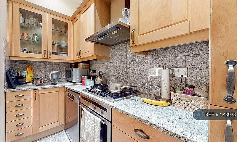 2 Bedroom House In W...