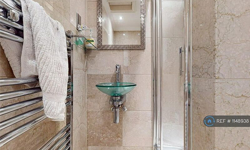 2 Bedroom House In W...