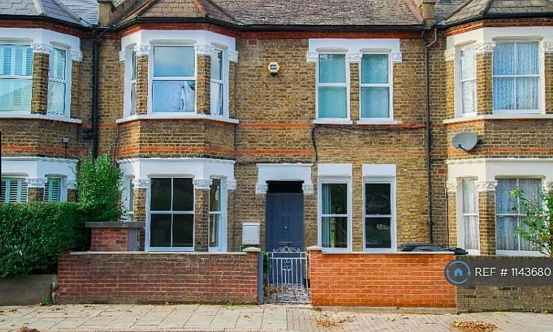 4 Bedroom Flat In Sh...