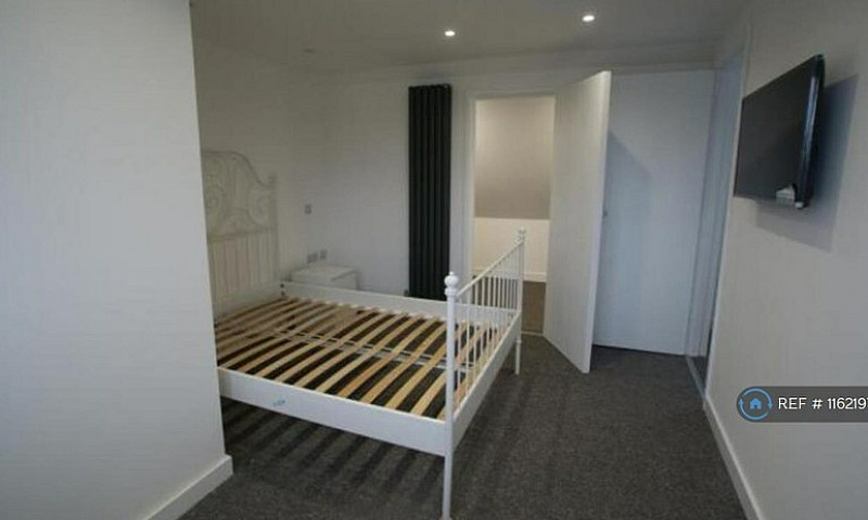 3 Bedroom Flat In We...