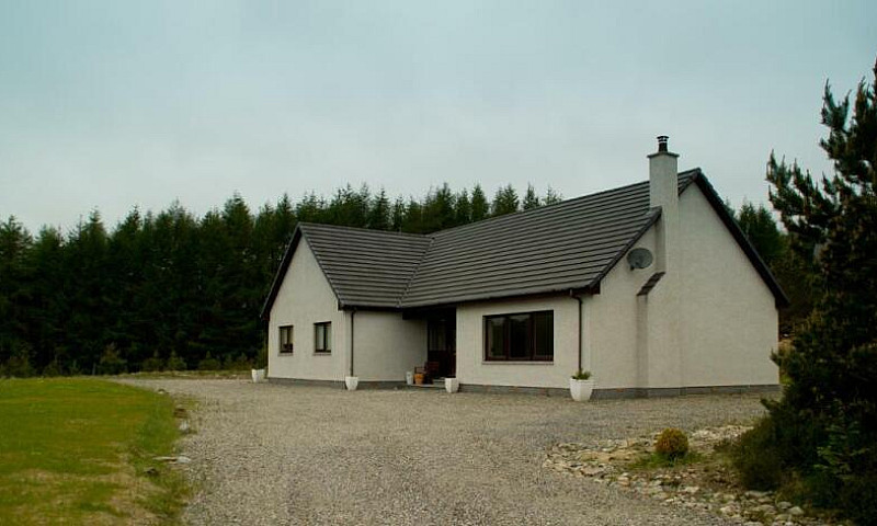 4 Bedroom House In D...