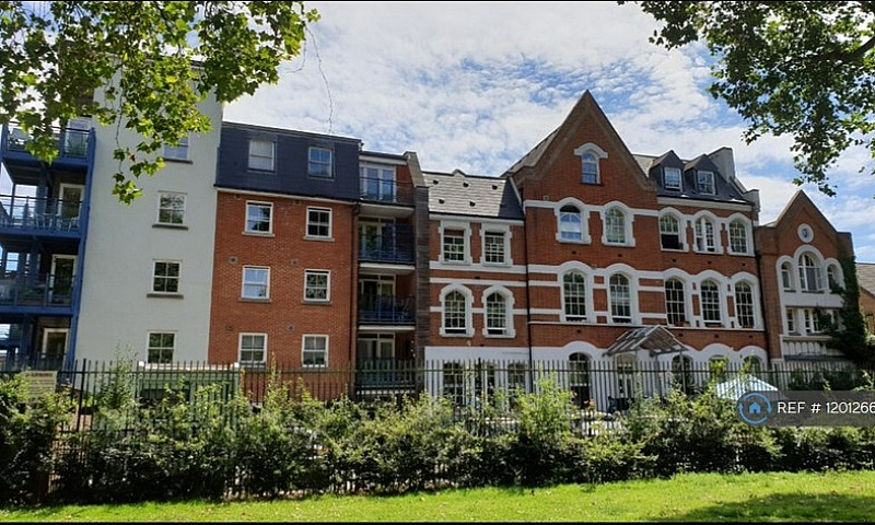 2 Bedroom Flat In Al...