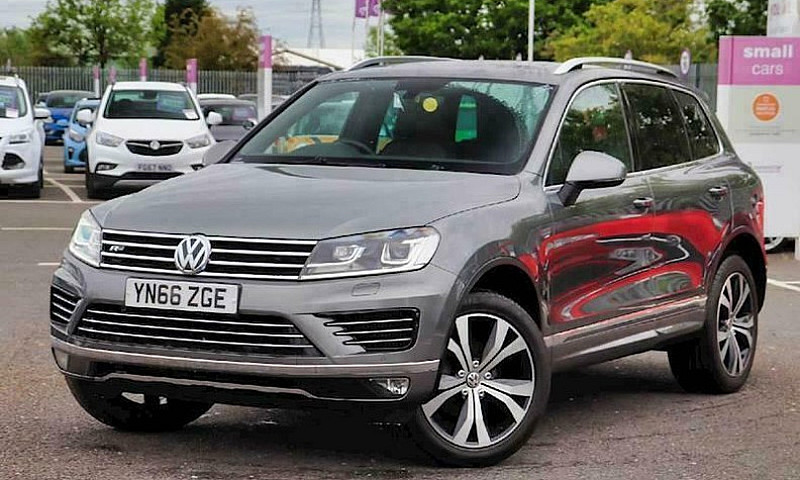 2016 Volkswagen Toua...