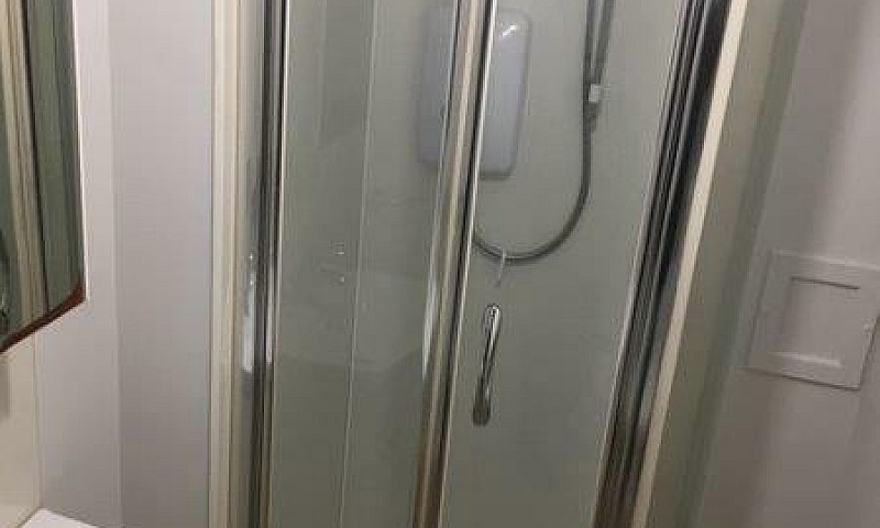 1 Bedroom Flat In Tr...