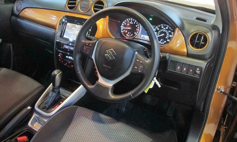 2017 Suzuki Vitara 1...