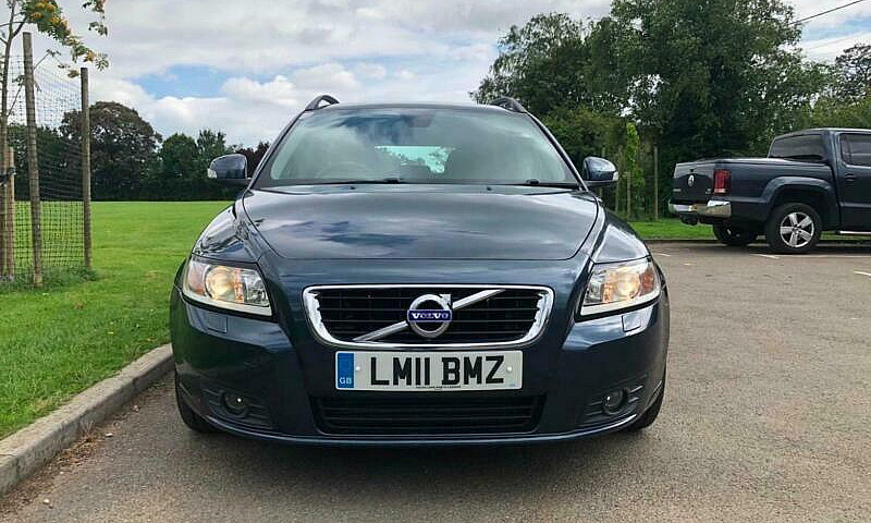 2011 11 Volvo V50 1....