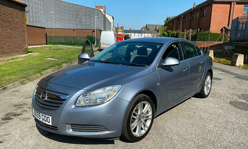 59 Insignia 4 Dr, Gr...