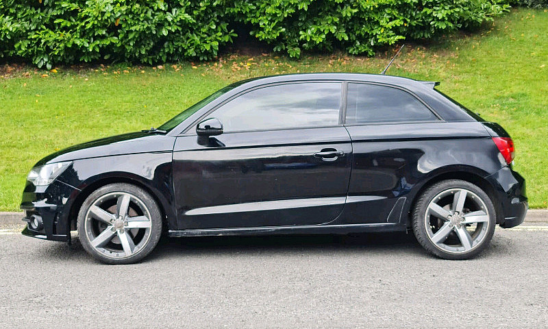 2011 Audi A1 Sport 1...
