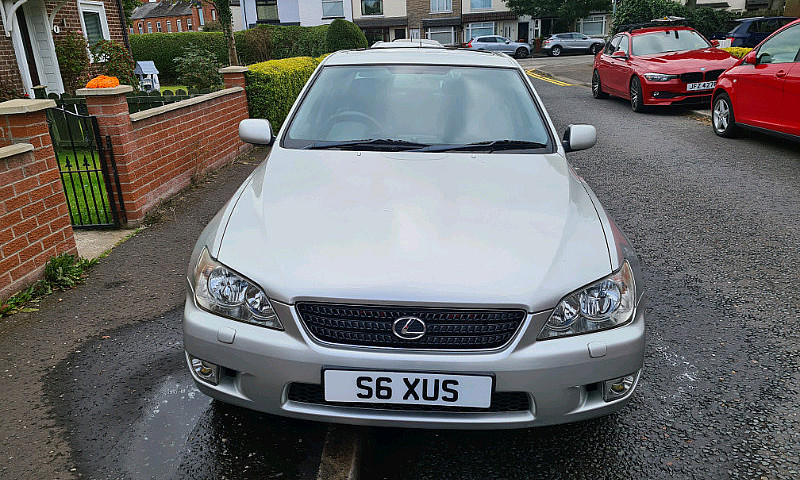 Lexus Is300...