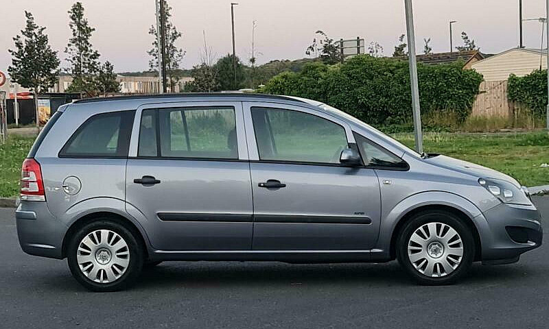 7 Seater Vauxhall Za...