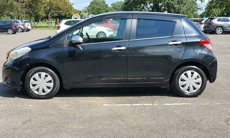 2010 Toyota Yaris Ic...