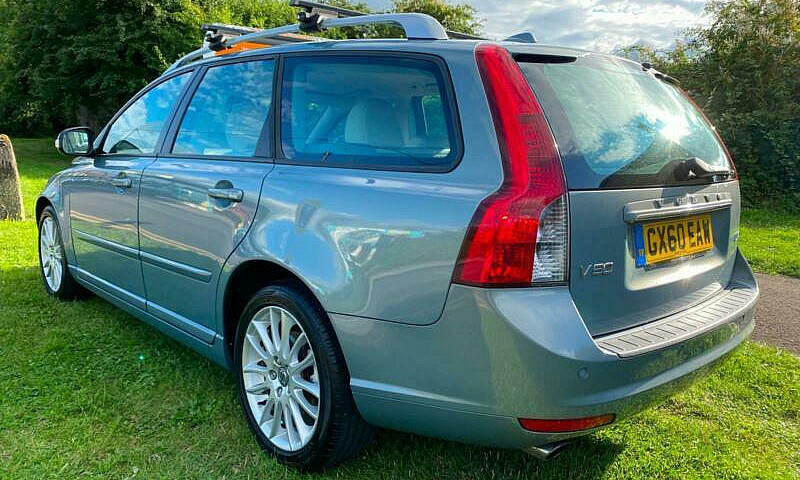 2010 Volvo V50 D4 [1...