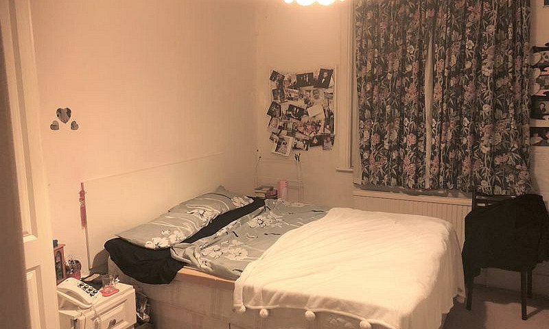 3 Bedroom Flat In Fi...