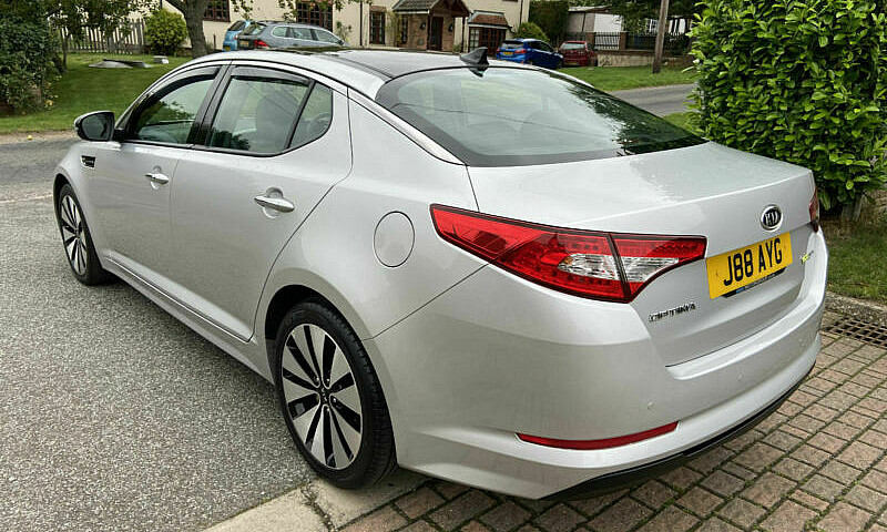 2012 Kia Optima 3 1....