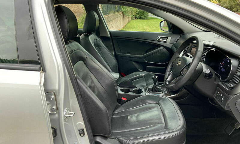 2012 Kia Optima 3 1....