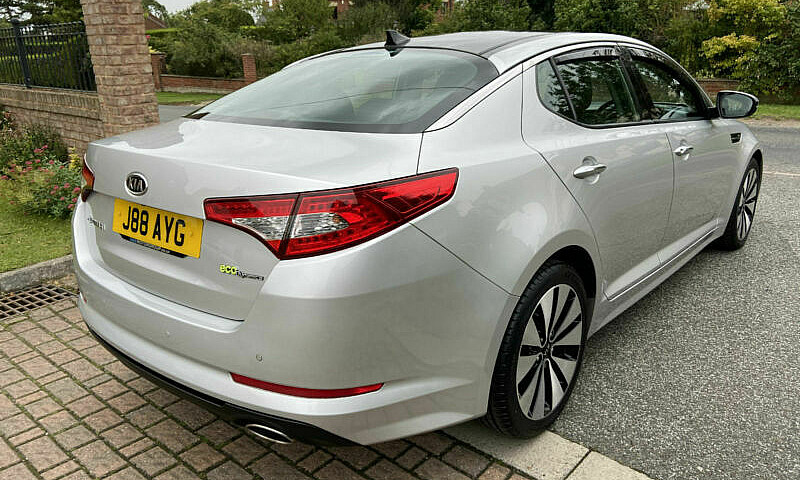 2012 Kia Optima 3 1....