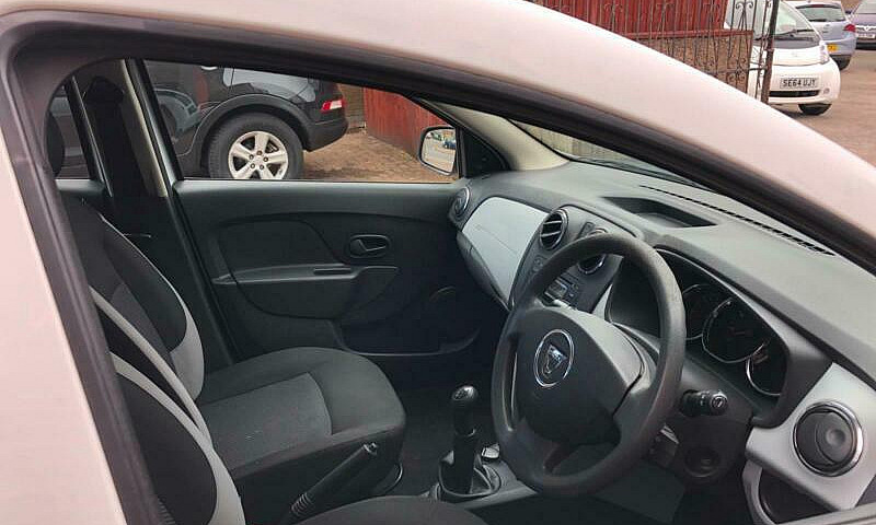14 14 Dacia Sandero ...