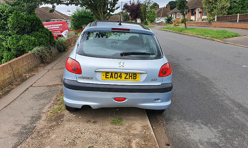 Peugeot 206...