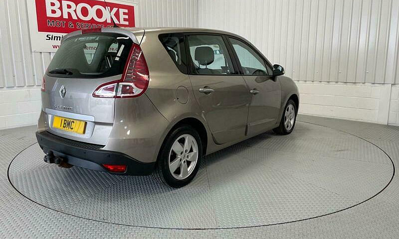 2009 Renault Scenic ...