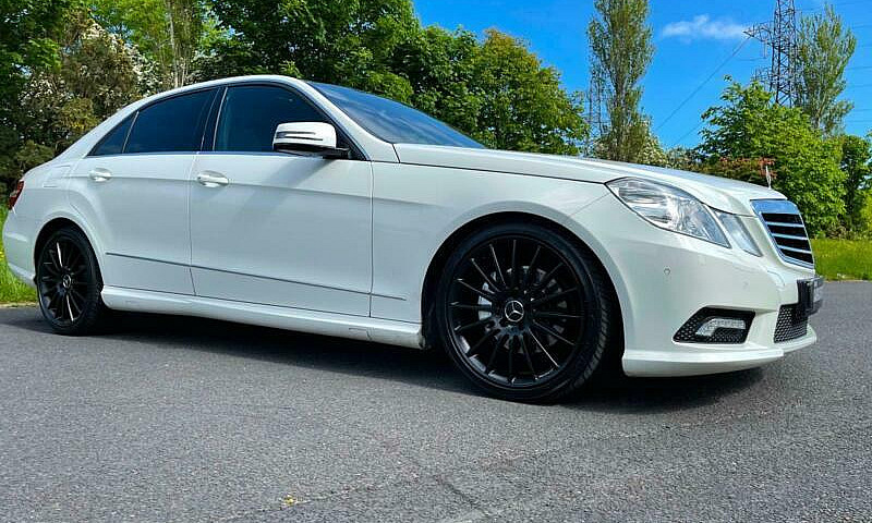 Mercedes-Benz E250 C...